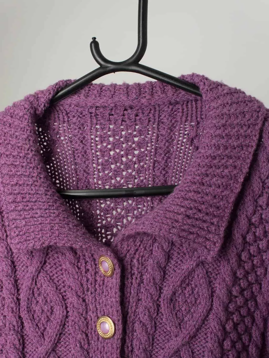 80s berry purple handknitted cardigan with cable knit pattern, fancy gold buttons – Small/Medium