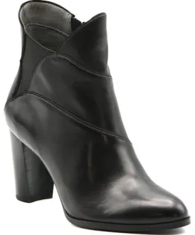 Adrienne Vittadini Trella Leather Boot