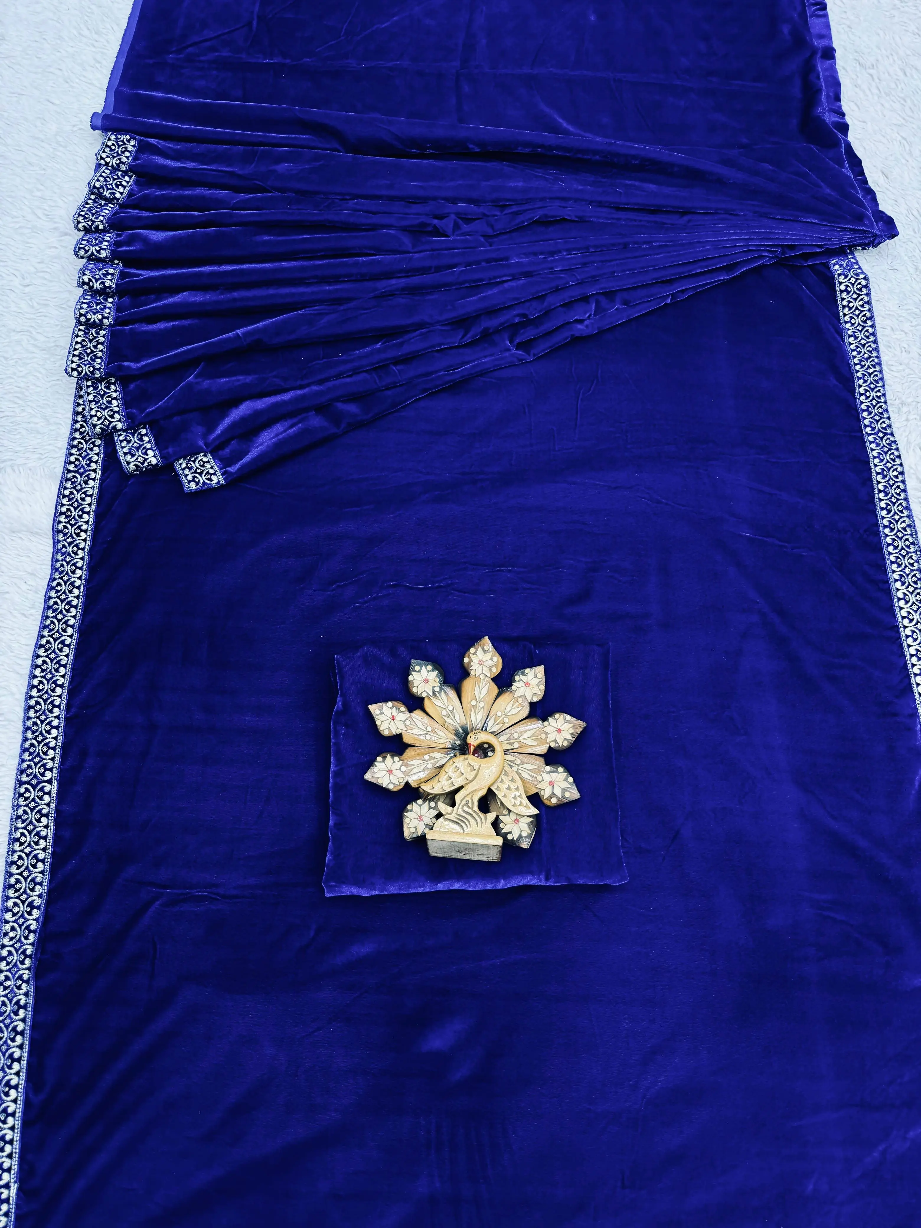 Beautiful Velvet Saree with Blouse  for Women -SSS001VS