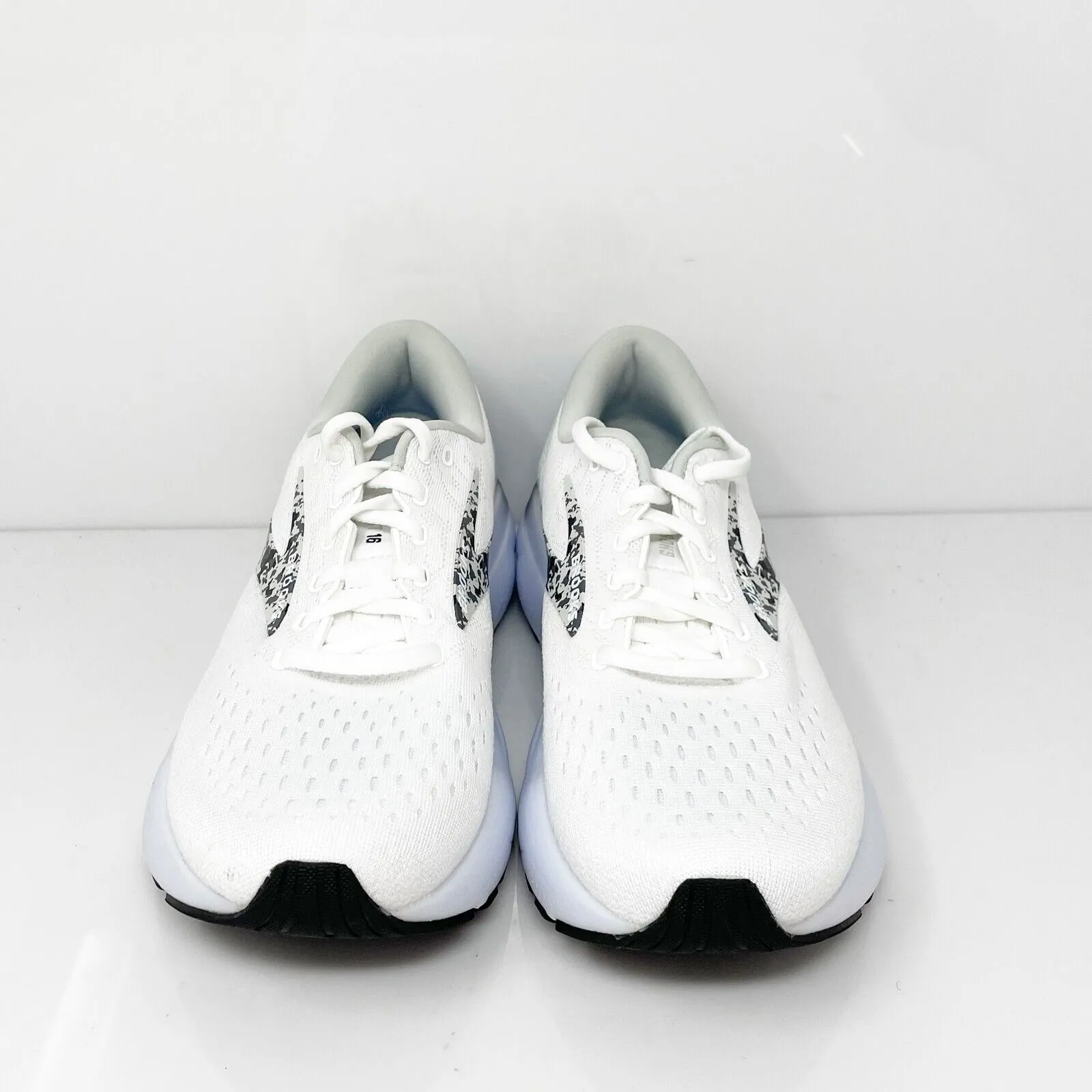 Brooks Womens Ghost 16 1204071B147 White Running Shoes Sneakers Size 8.5 B