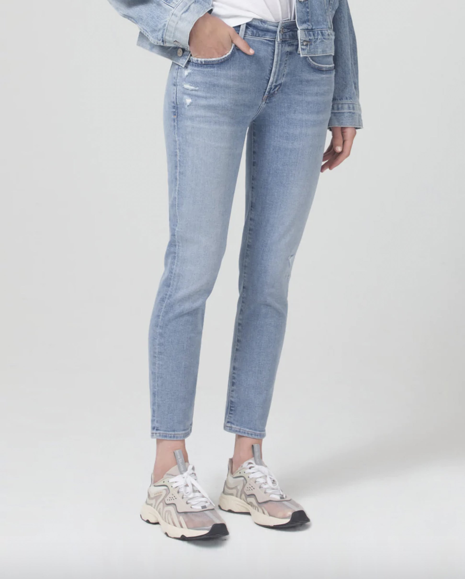 ELLA MID RISE SLIM CROP / CARMAINE