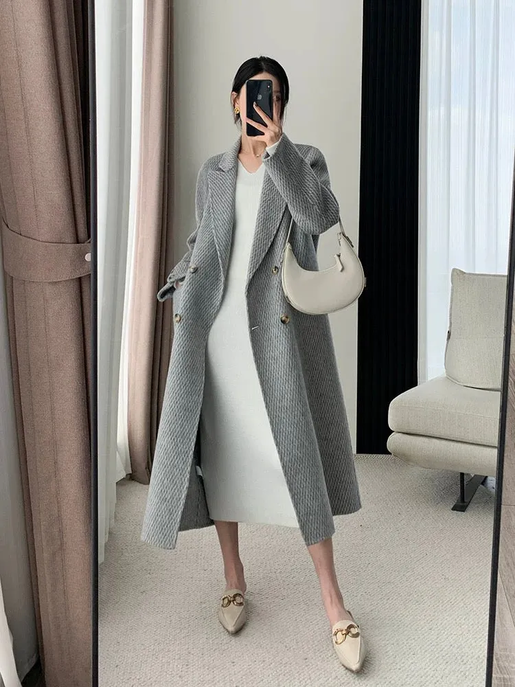 FT GUOGE white knitted dress for women 2023 autumn and winter new V-neck French style with coat and base skirt