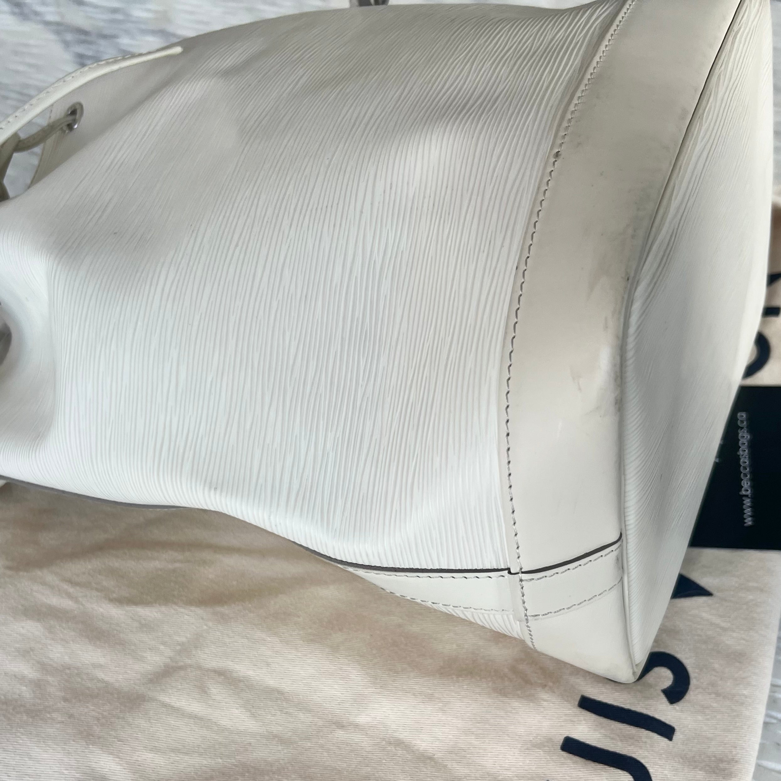 Louis Vuitton White Epi Leather Neo Noe Bag