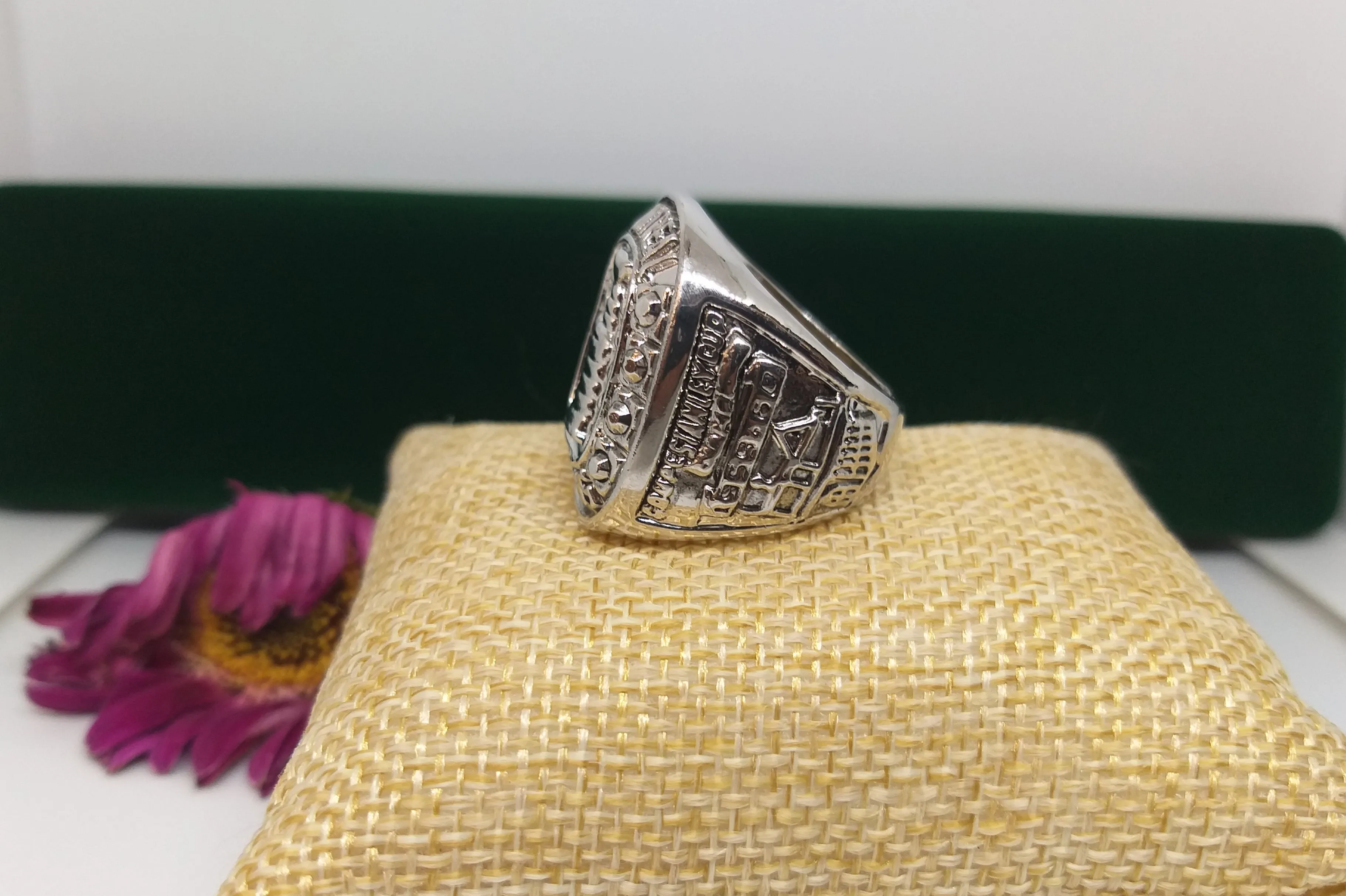 Montreal Canadiens Richard champion ring