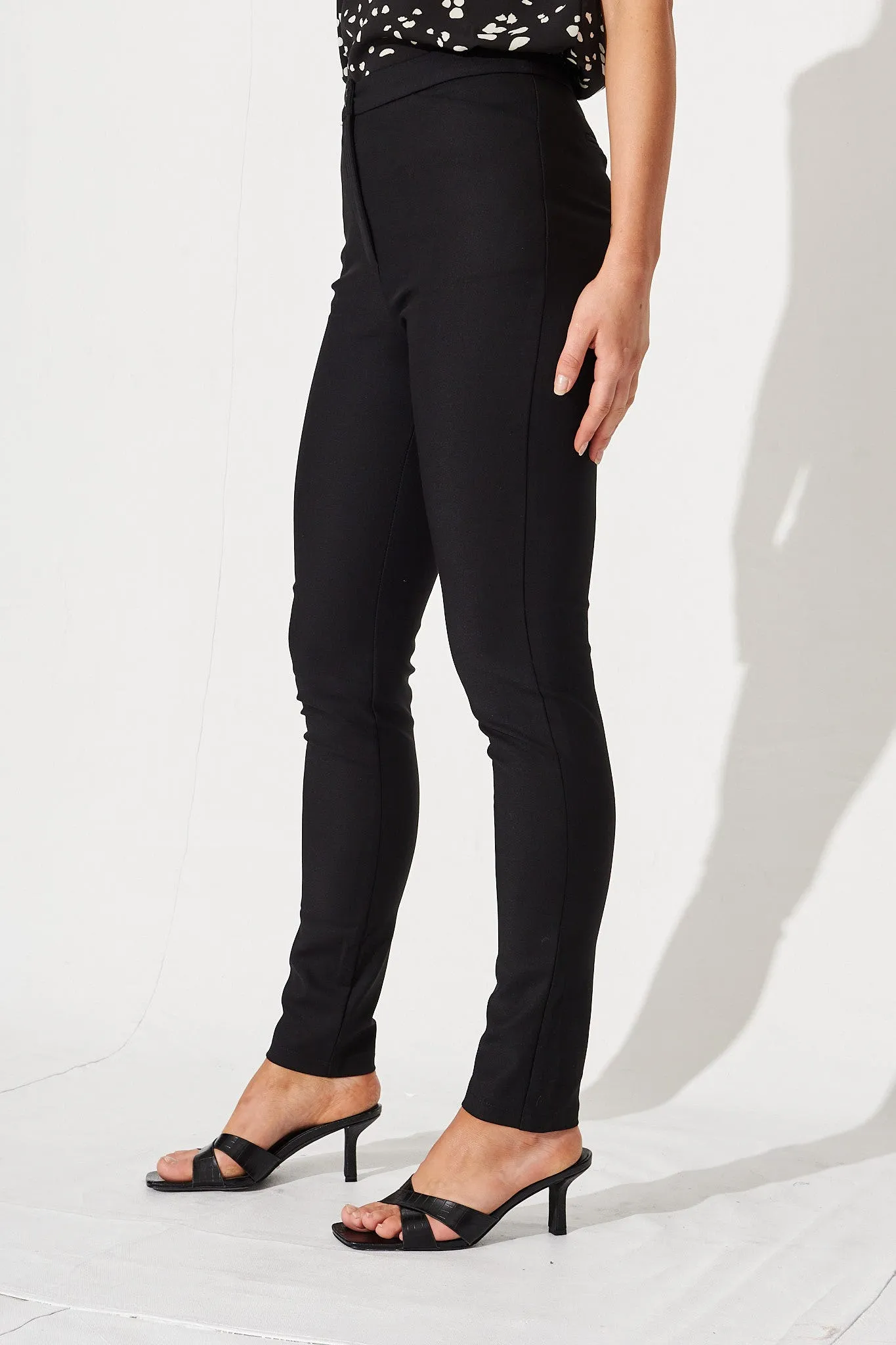 The Boss Pants In Black