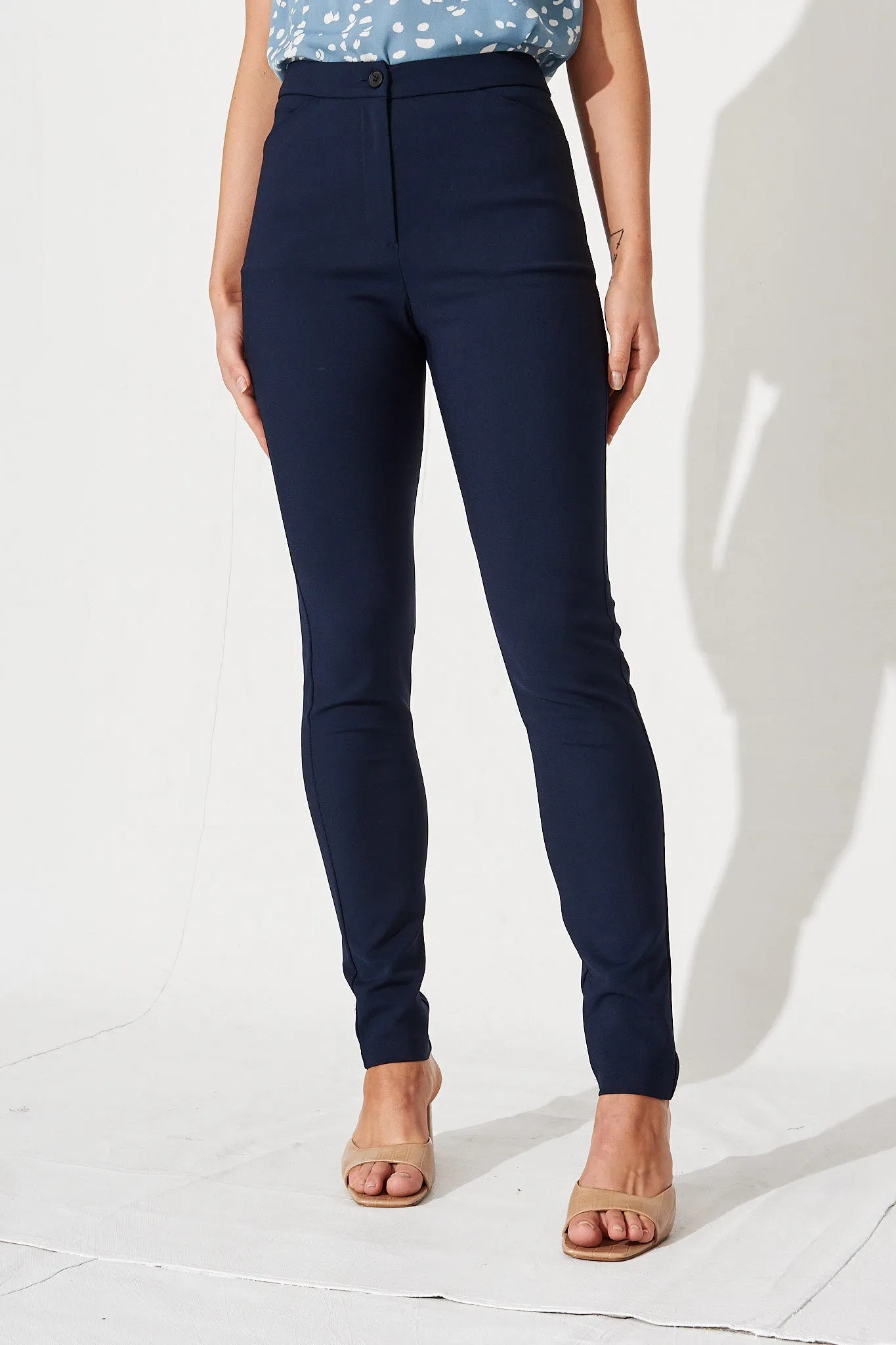 The Boss Pants In Navy