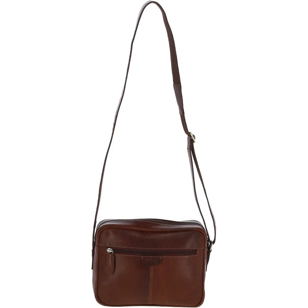 Unisex Ashwood Leather Body Bag – Chestnut Tan: T-72