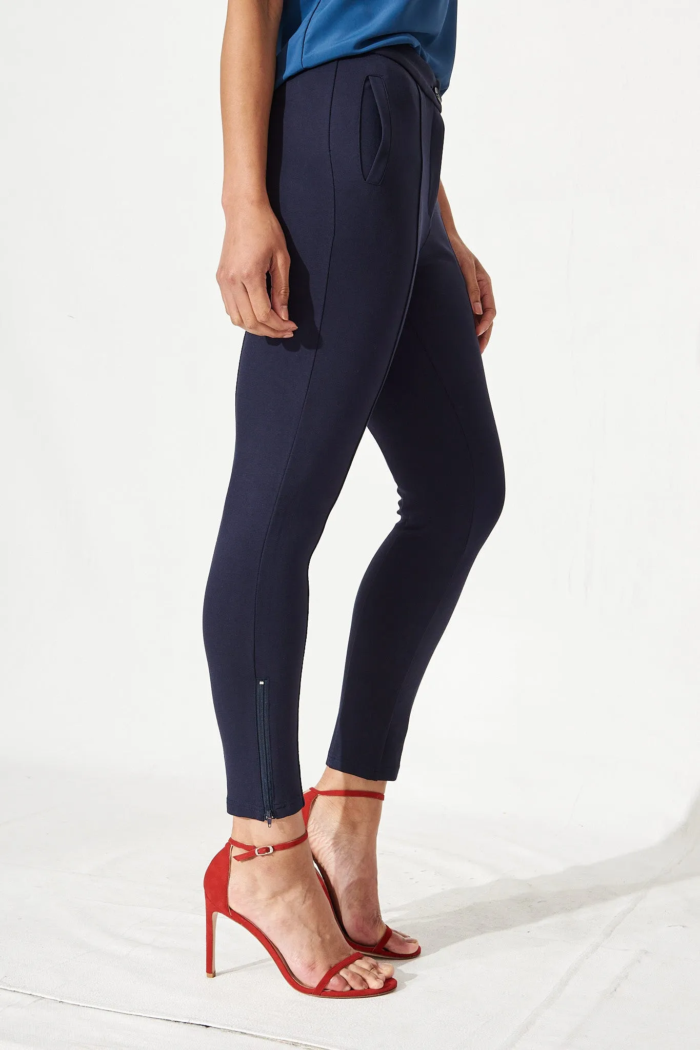 Workflow Stretch Pocket Zip Pants In Navy